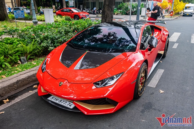 Chiếc Lamborghini Huracan LP610-4 được đại gia Nguyễn Quốc Vũ tậu về năm 2021, sau khi “chia tay” siêu xe McLaren 720S Spider màu cam. Ảnh: Nguyễn Tiến Dũng