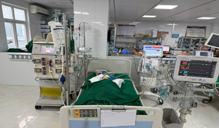 Bé gái được điều trị tại Bệnh viện Sản Nhi Nghệ An.