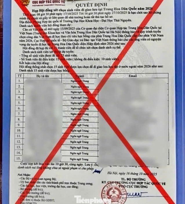 Các giấy tờ giả mạo được chế tác rất tinh vi.