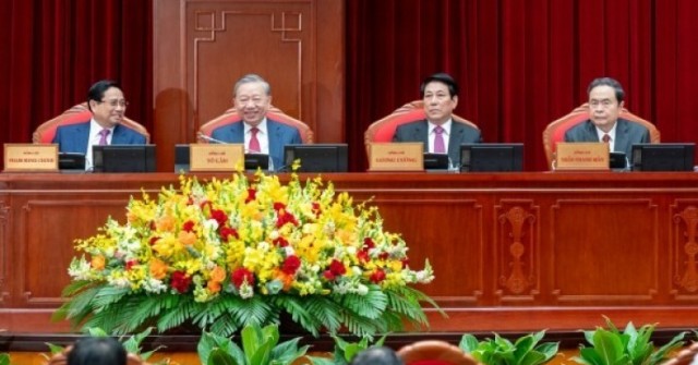 Giới thiệu nhân sự tham gia Bộ Chính trị, Ban B...