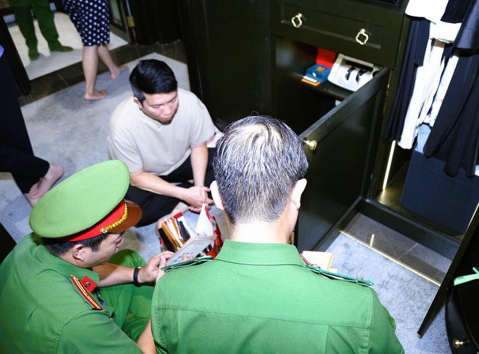 Khám xét nhà Nguyễn Quốc Vũ