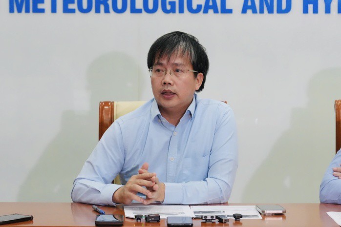 Giám đốc Trung tâm Dự báo khí tượng thủy văn quốc gia: Bão số 13 Kalmaegi đặc biệt nguy hiểm - 1