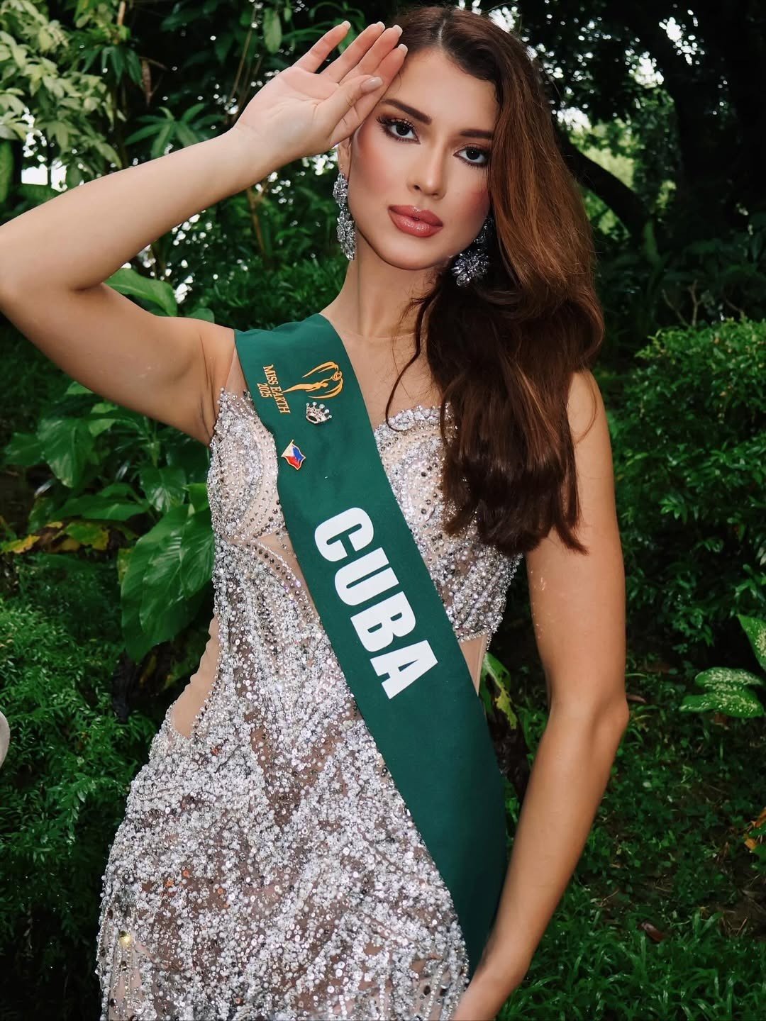 Đại diện Cuba - Rachel Chang nằm trong nhóm thí sinh tiềm năng. Cô là ứng viên gây chú ý ở khu vực châu Mỹ. Người đẹp Cuba là luật sư, nhà báo, cổ động viên NFL. Rachel có vóc dáng đầy đặn, nóng bỏng đậm chất Latinh.