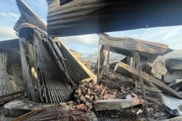 Tin tức trong ngày - Hiện trường đổ nát ở chợ Bình Dương sau vụ cháy bất ngờ trong đêm