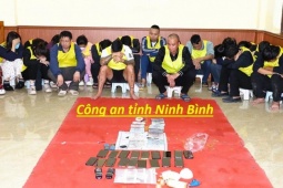 An ninh - Xã hội - Bắt 21 người đang làm chuyện phi pháp tại nhà người phụ nữ
