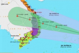 Tin tức trong ngày - Bão số 13 sắp đạt cường độ cực đại, đang lao nhanh vào đất liền miền Trung