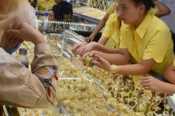 Kinh doanh - Giá vàng hôm nay 5-11: "Bốc hơi" rất mạnh