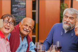 Thị trường - Tiêu dùng - Bỏ 500 triệu mỗi năm ‘mua’ tuổi thọ, bùng nổ làn sóng kinh doanh ‘trường sinh’