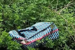 An ninh - Xã hội - Công an điều tra vụ thi thể bé trai trong túi bạt ven đường ở Ninh Bình