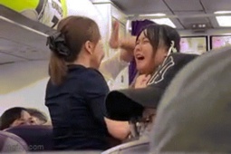 Bạn trẻ - Cuộc sống - Cô gái bị đuổi khỏi máy bay vì đòi đổi chỗ cạnh bạn trai