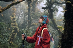 Chinh phục đỉnh Sa Mu 2.756 m giữa mây trời Tây Bắc