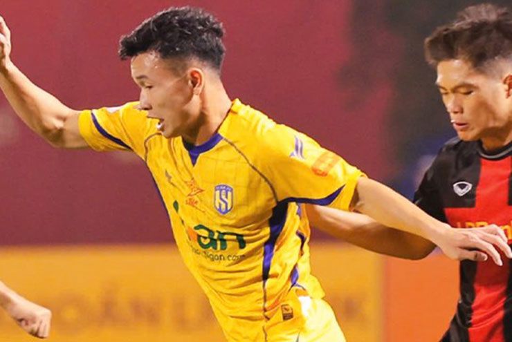 SLNA dù bị ép sân vẫn tạo ra không ít cơ hội nguy hiểm