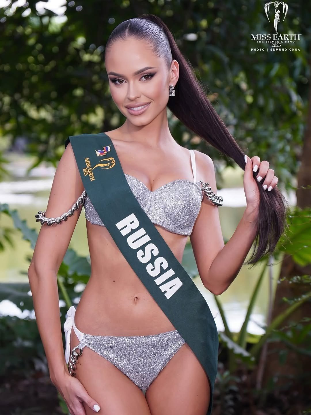 Năm nay, khu vực châu Âu được đánh giá cao với nhiều thí sinh tiềm năng. Đại diện Nga - Elizaveta Guryanova được dự đoán giành thành tích cao. Elizaveta là vận động viên chuyên nghiệp, ca sĩ và nhà sáng lập của thương hiệu thời trang sinh thái, ủng hộ trang phục dạ hội bền vững. Với hơn 15 năm kinh nghiệm trong lĩnh vực khiêu vũ thể thao, cô đã nắm giữ nhiều danh hiệu quốc tế. Người đẹp tốt nghiệp ngành Ngoại giao Thể thao và Điện ảnh - Truyền hình, thông thạo tiếng Anh và tiếng Pháp.