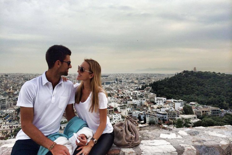 Djokovic cùng vợ chụp ảnh tại Hy Lạp