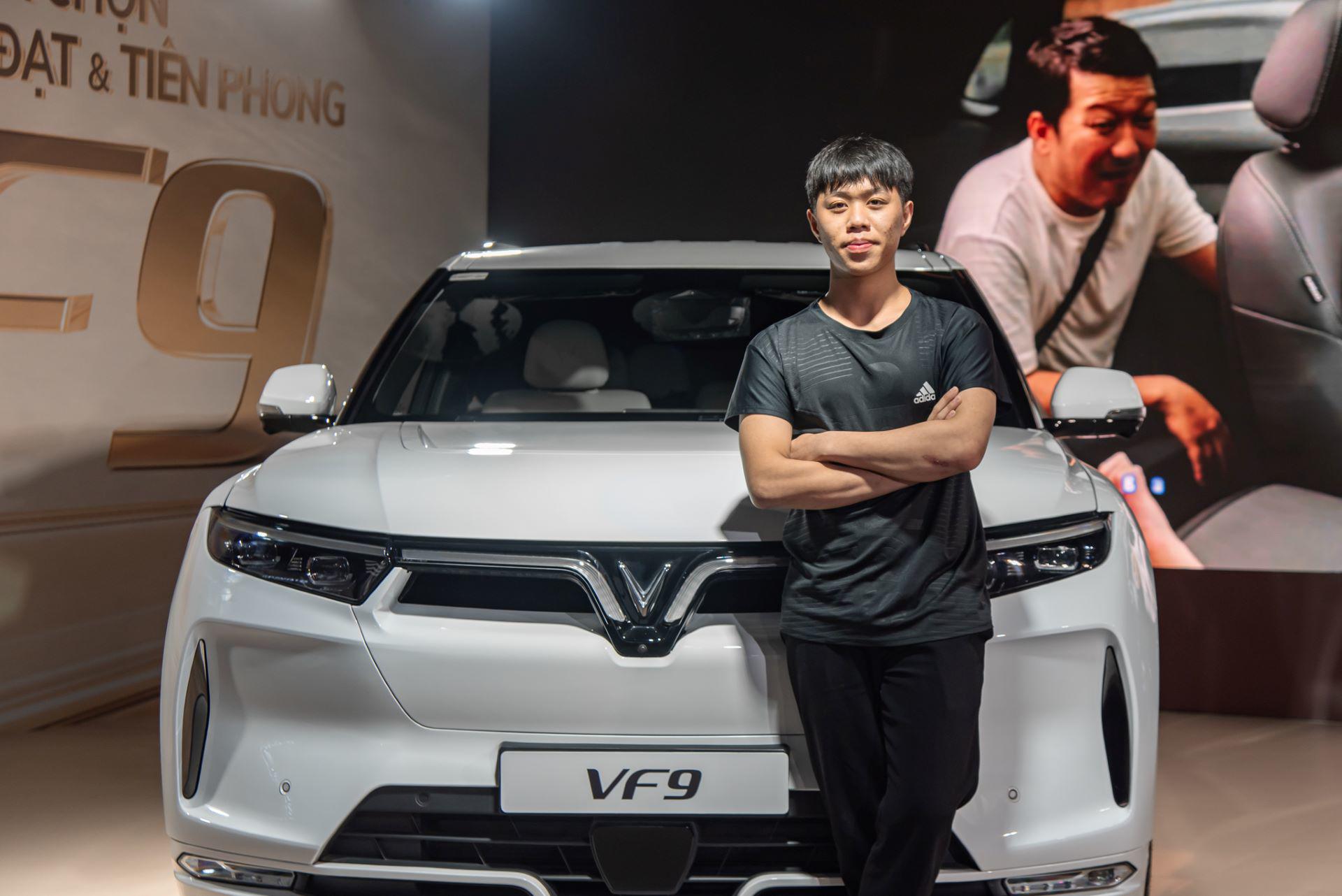 Anh Tô Duy Dũng mong muốn đổi sang VinFast VF 9 vì trải nghiệm thực tế vượt trội so với mong đợi.