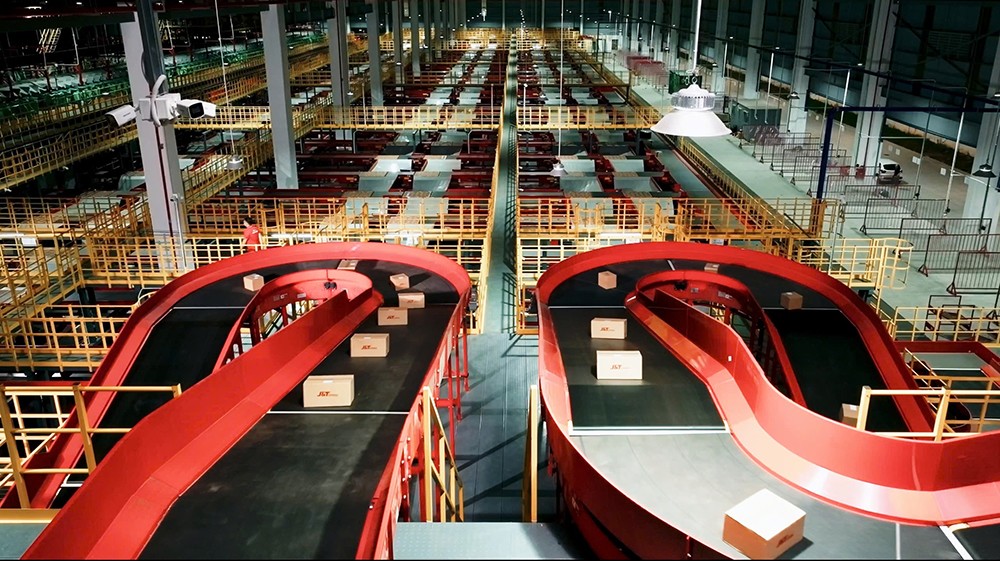 Hệ thống phân loại hàng hóa hiện đại của J&T Express (Ảnh: DNCC)