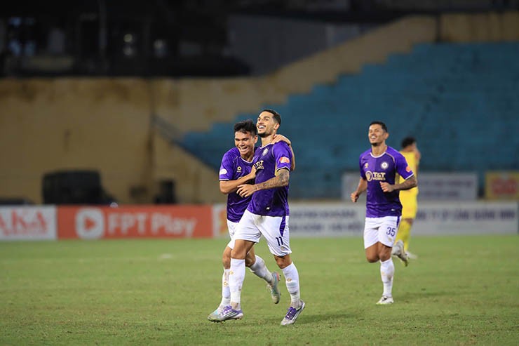 Hoàng Hên rất ăn ý với các đồng đội ở Hà Nội