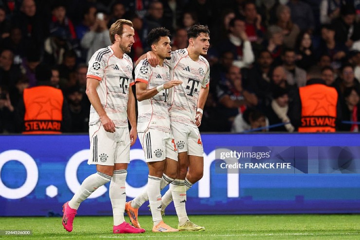 Luis Diaz tỏa sáng với cú đúp bàn thắng vào lưới PSG