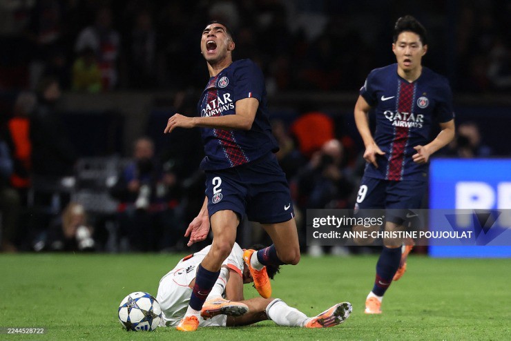 Sao Bayern 2 lần xé lưới PSG, hóa "đồ tể" khiến Hakimi chấn thương kinh hoàng - 3