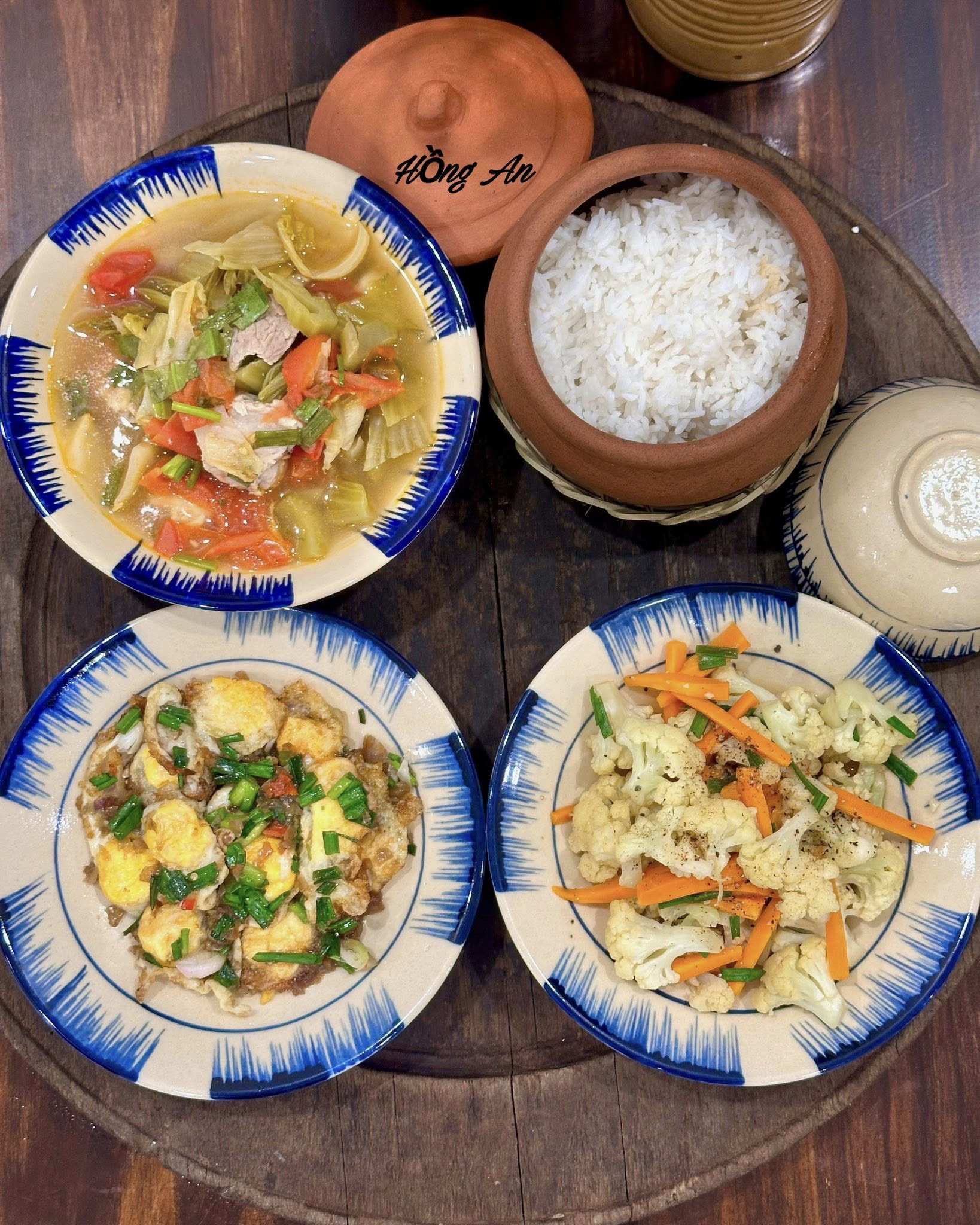 Canh sườn chua - Rau xào - Trứng cút rim chua ngọt