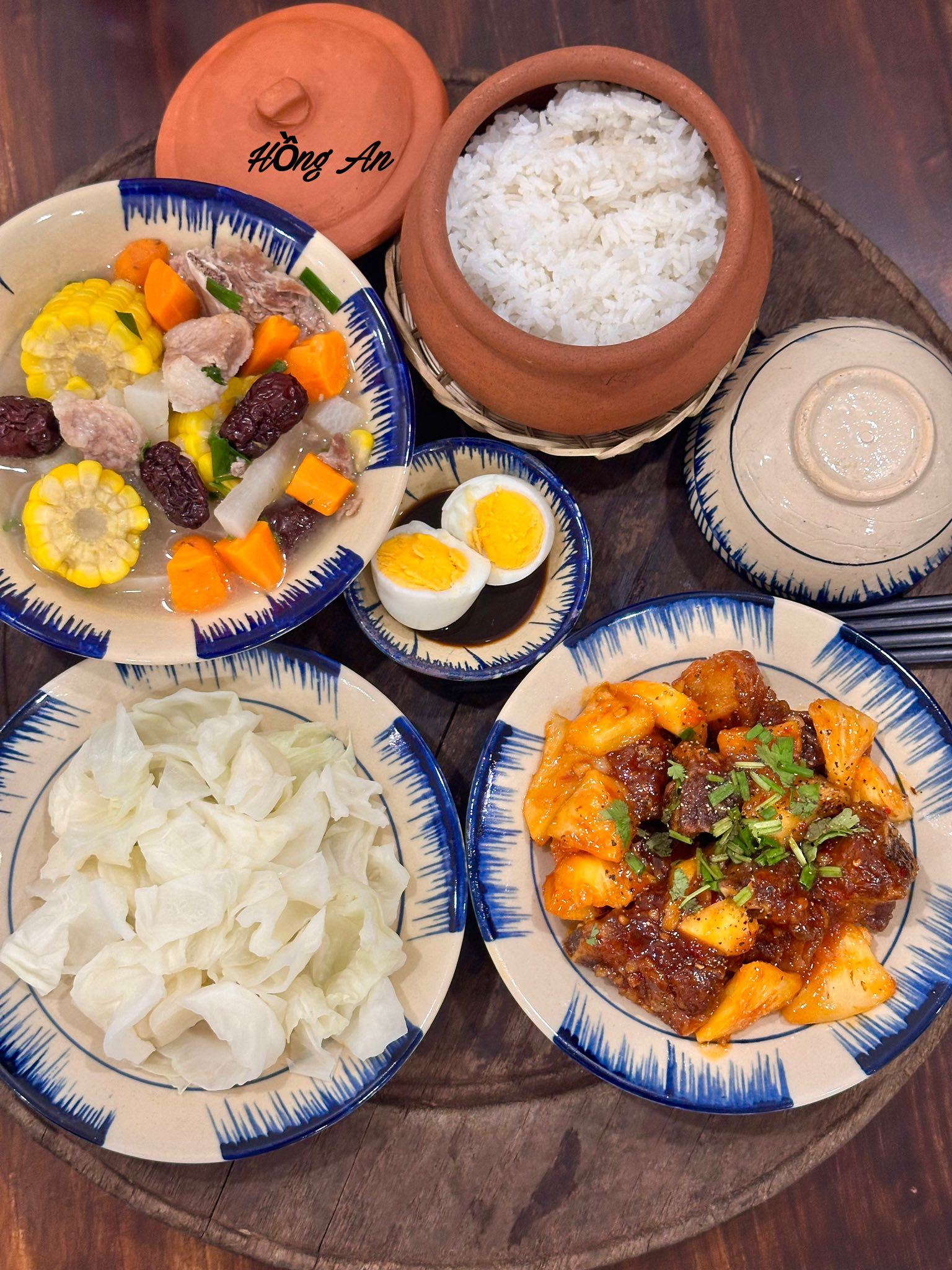 Canh rau củ - Bắp cải luộc - Sườn rim dứa