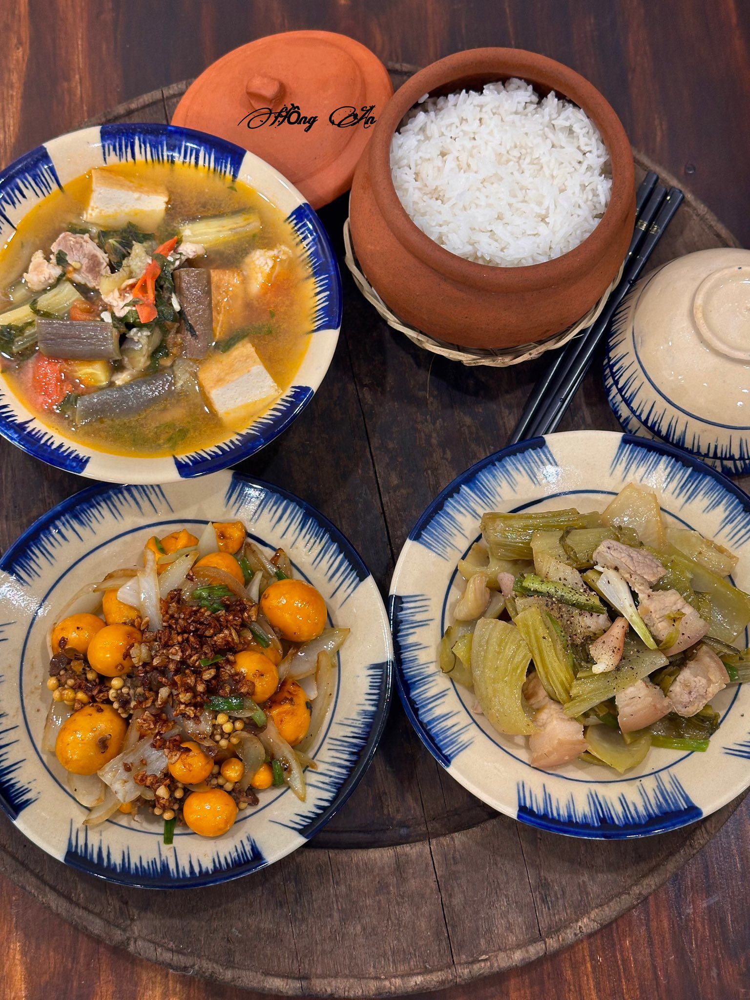 Canh cà tóm đậu thịt - Trứng non xào hành tỏi - Thịt rang dưa chua