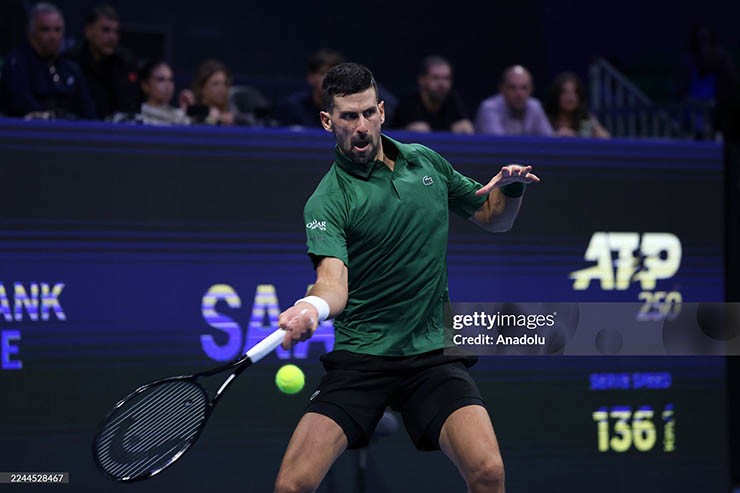 Djokovic thi đấu nỗ lực