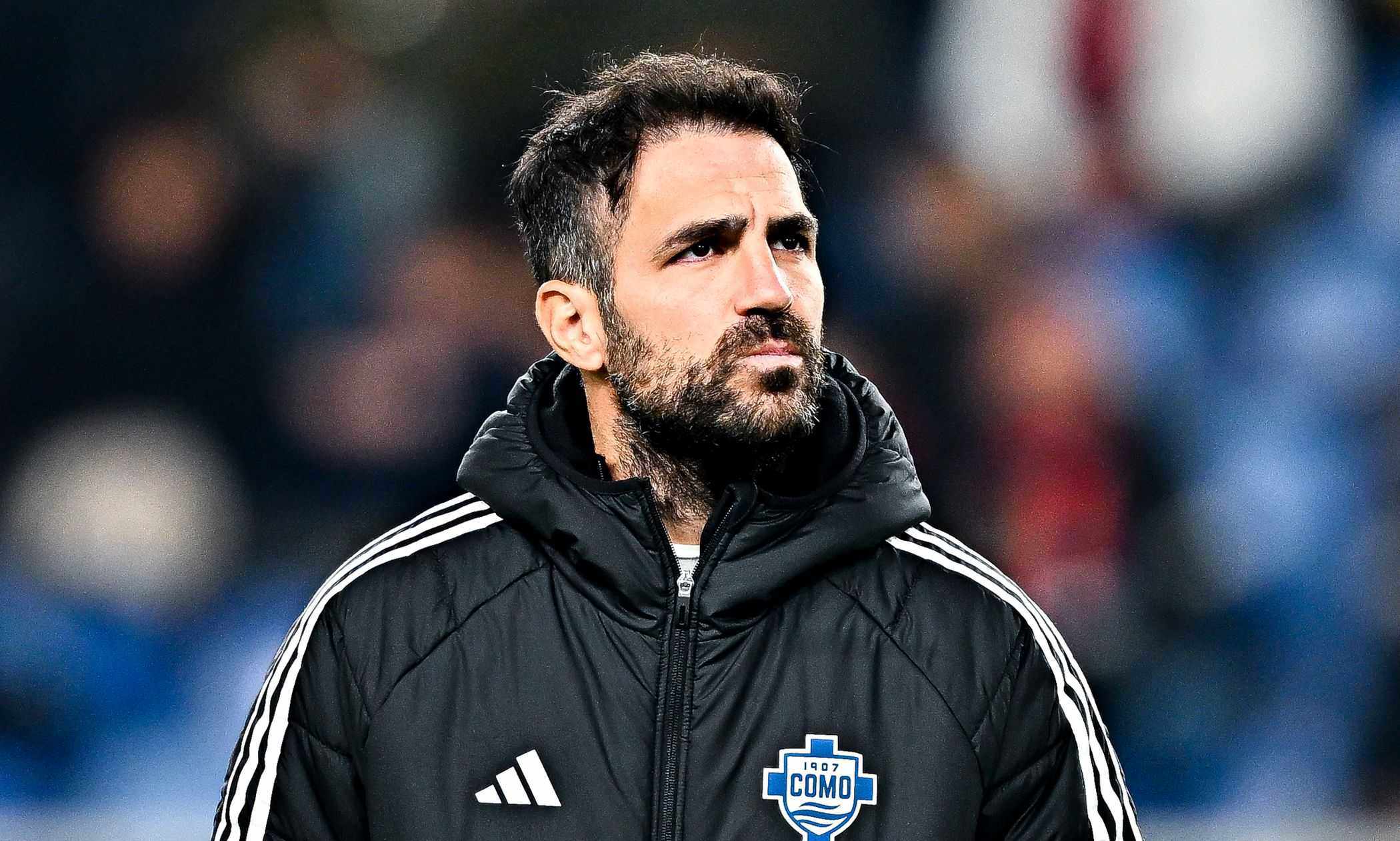 Fabregas đang được Barcelona quan tâm để đề phòng khả năng họ phải trọn HLV mới thay Flick