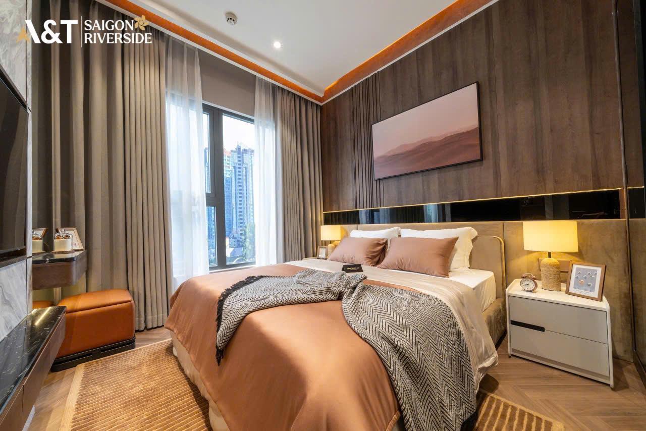 Phòng ngủ được thiết kế theo phong cách “resort suite” mang lại trải nghiệm nghỉ dưỡng mỗi ngày cho gia chủ.