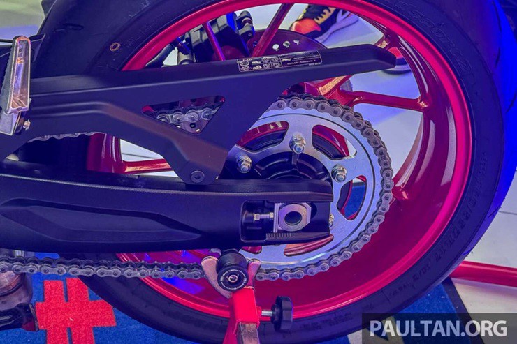 Suzuki GSX-8T 2025 và GSX-8TT 2025 trình làng: Kim cổ giao thoa, giá dễ chịu - 3