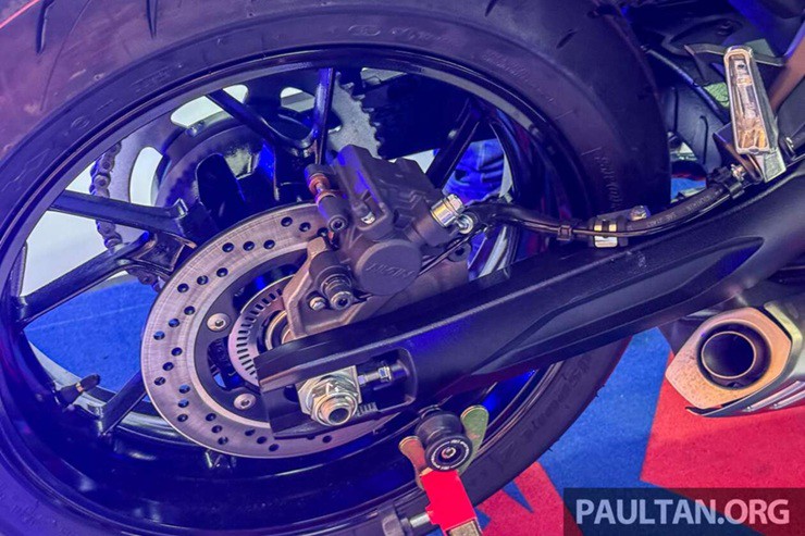 Suzuki GSX-8T 2025 và GSX-8TT 2025 trình làng: Kim cổ giao thoa, giá dễ chịu - 9