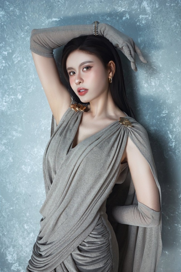 Trương Quỳnh Anh và hình ảnh mới gợi cảm.