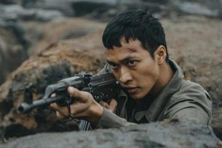 Diễn viên &#39;Mưa đỏ&#39; khóc - 3