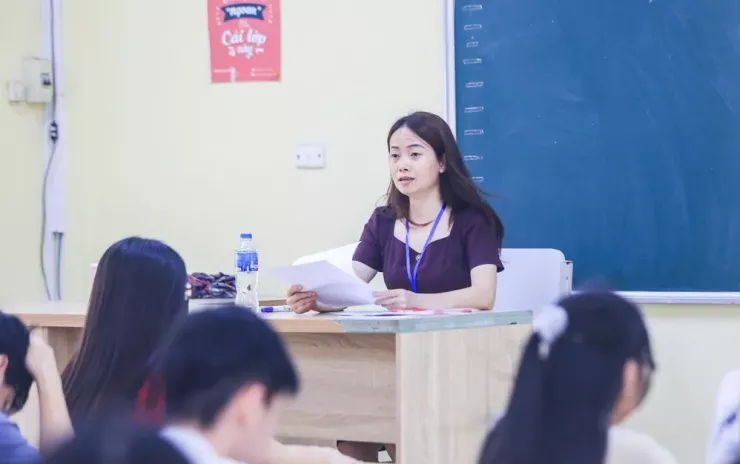 Theo Bộ GD&ĐT, lương của đa số nhà giáo xếp thấp hơn viên chức các ngành khác. Ảnh minh hoạ: TT