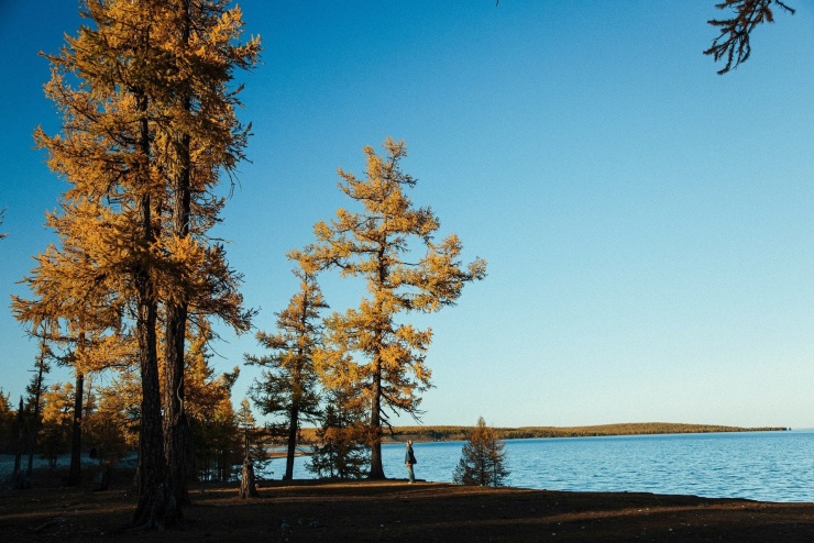Hồ Khovsgol nằm tại tỉnh Khovsgol, là một trong những hồ nước ngọt lớn nhất tại châu Á, lưu giữ đến 70% trữ lượng nước ngọt của Mông Cổ