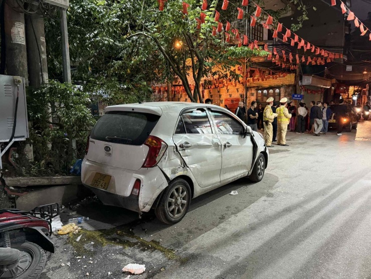 Lực lượng chức năng có mặt tại hiện trường.