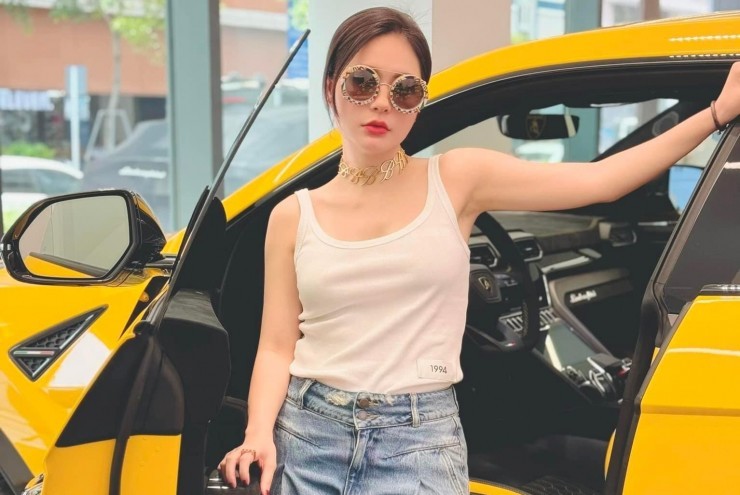 Trước khi chồng bị bắt, Đoàn Di Băng khoe biệt thự 400 tỷ cùng cuộc sống giàu sang thế nào?