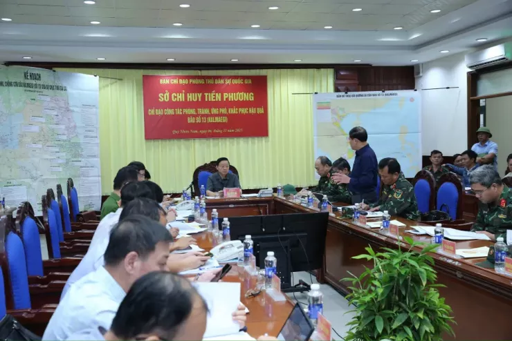 Phó Thủ tướng Trần Hồng Hà, Phó Trưởng ban Thường trực Ban Chỉ đạo phòng thủ dân sự quốc gia, chủ trì cuộc họp. Ảnh: MINH KHÔI