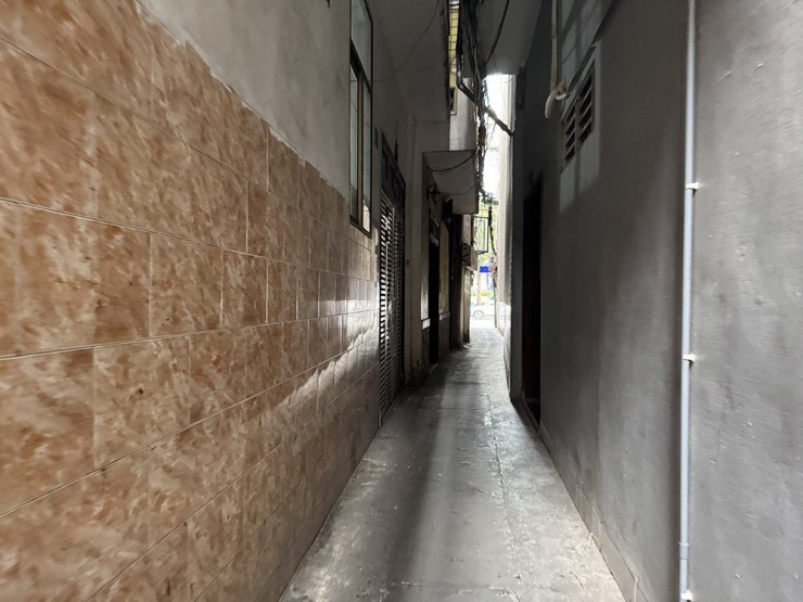 Nhiều ngôi nhà trong ngõ ngách nhỏ khó bán. Ảnh minh họa: D.A