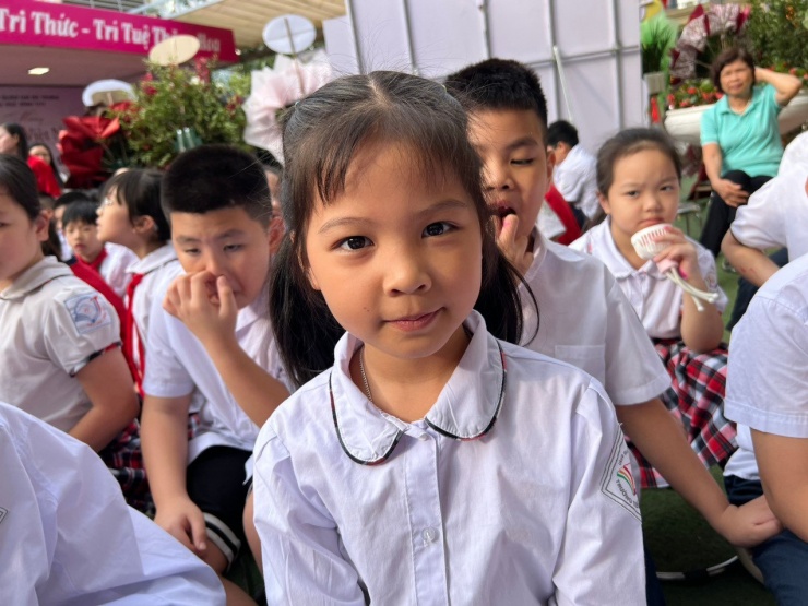 Các trường học sẽ dạy tiếng Anh bắt buộc từ lớp 1 thay vì từ lớp 3 như hiện nay.