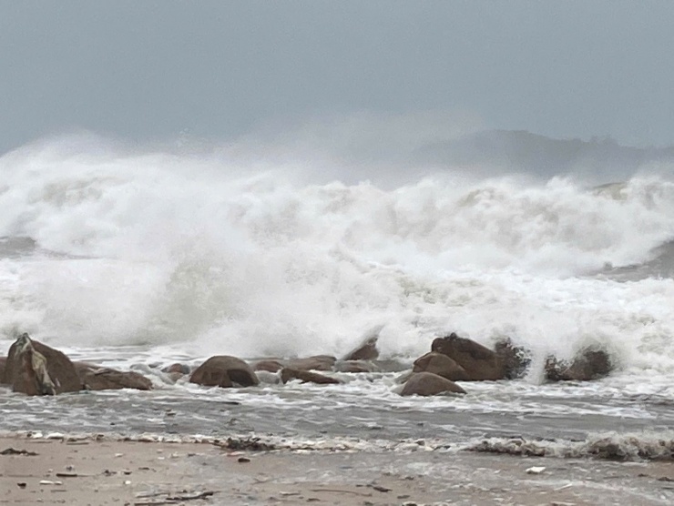 Một xã ở Đắk Lắk nguy cấp, có người tử vong, hàng trăm cuộc gọi cầu cứu trong đêm - 2
