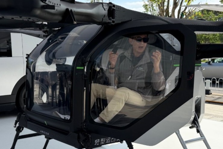 Land Aircraft Carrier sẽ bắt đầu đến tay khách hàng Trung Quốc vào năm sau.