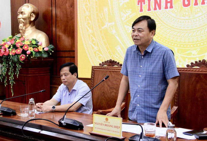 Thứ trưởng Bộ Nông nghiệp và Môi trường Nguyễn Hoàng Hiệp phát biểu tại cuộc họp