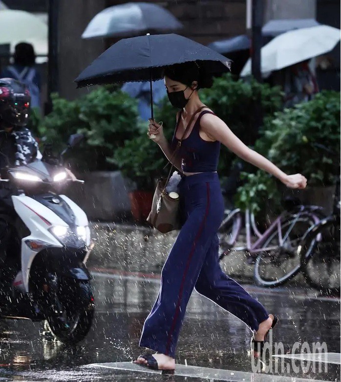 Bão Fung-wong được dự báo sẽ là một cơn bão "quái vật vừa mạnh vừa lớn". Ảnh: UDN