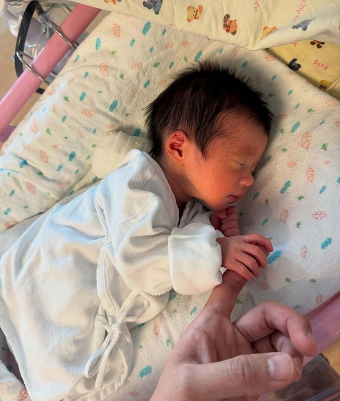 Hình ảnh con mới sinh được Lee Si Young chia sẻ trên trang cá nhân. Ảnh: Instagram