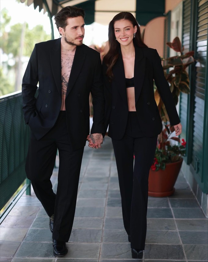 Vợ chồng con cả nhà Becks hiện sống ở Mỹ.