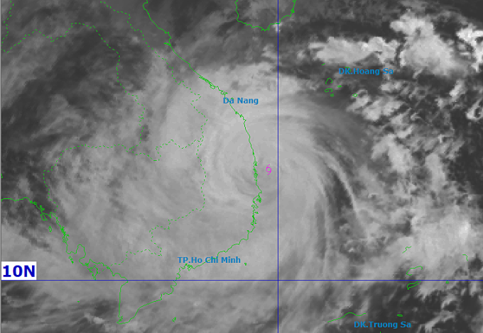 Ảnh vệ tinh cơn bão lúc 17h ngày 6/11. Ảnh: NCHMF