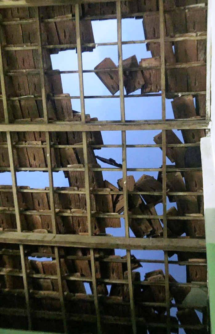 CLIP: Lốc xoáy bất ngờ giữa bão số 13 ở Quảng Ngãi - 2