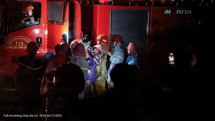 Lực lượng Công an tỉnh Gia Lai giải cứu các nạn nhân