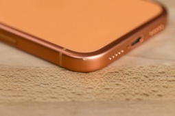 Điện thoại Trung Quốc khiến Apple và Samsung "ngại ngùng” vì pin quá khủng 4 Người dùng iPhone 17 Pro khóc ròng vì khung nhôm “rẻ tiền”